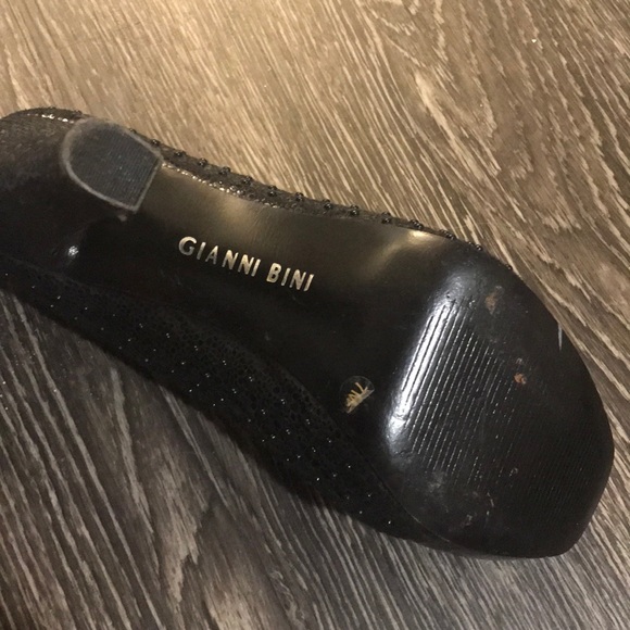 Ladies high heel black shoe - Picture 3 of 4